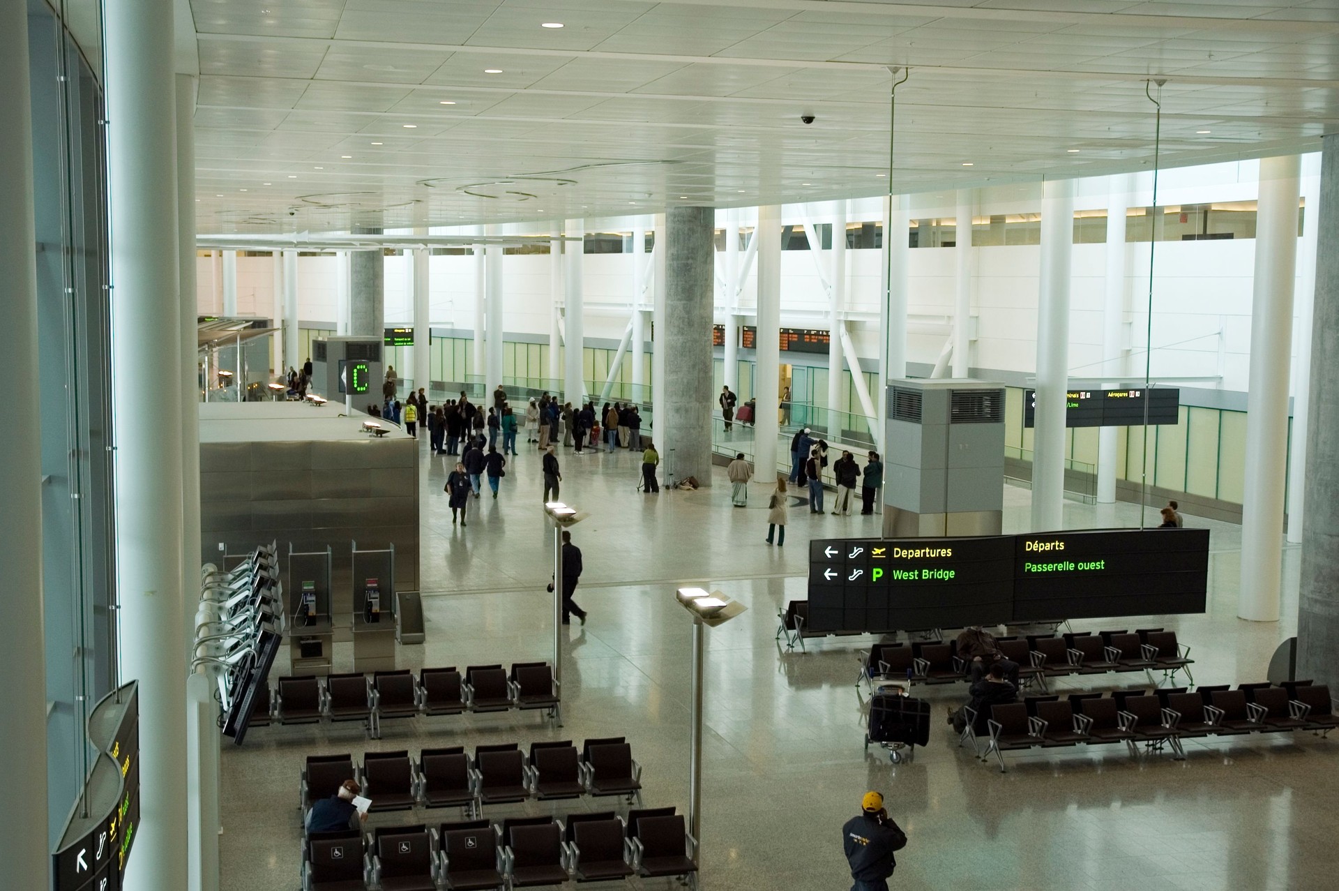 Arrivals concourse of the new Terminal 1, Toronto Pearson Intern